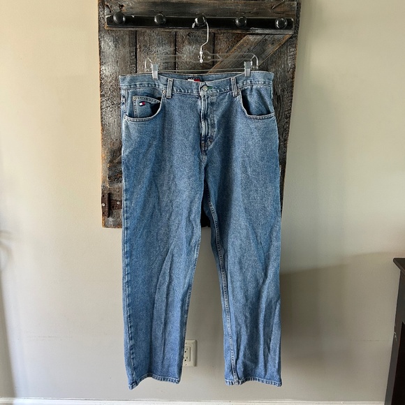 Men's Tommy Hilfiger Stone Wash Freedom Jeans - Picture 1 of 4